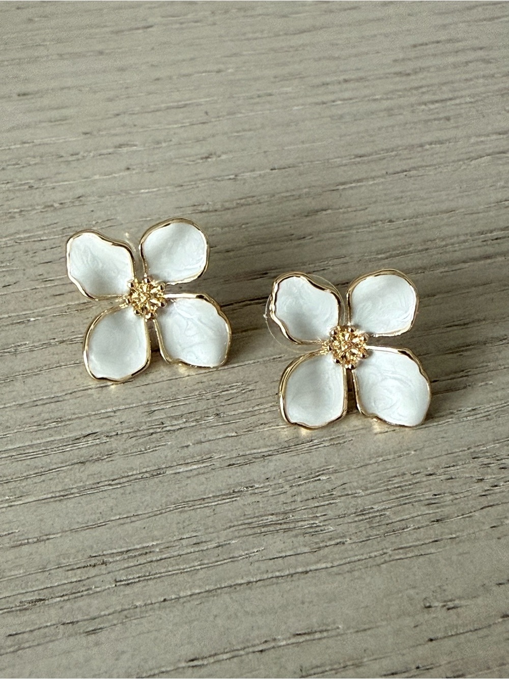 Oversized Floral Petal Stud Earrings in White and Gold - Picture 3 of 5